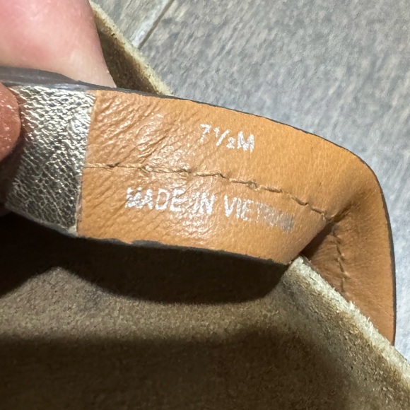 Tory Burch Miller Cloud Spark Gold Thong Sandals Size 7.5M Cork Comfortable - Picture 9 of 9